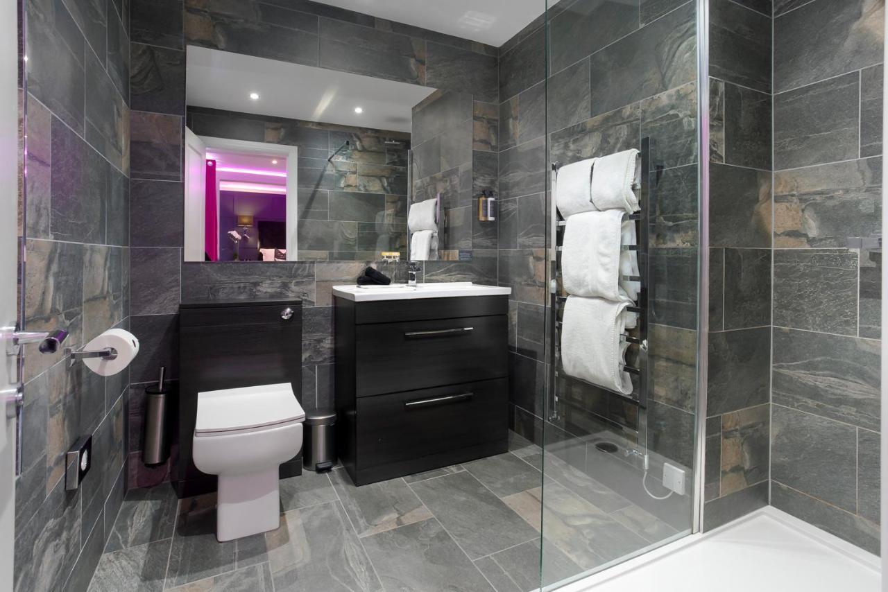 Kotel Віндермір Екстер'єр фото A wet room