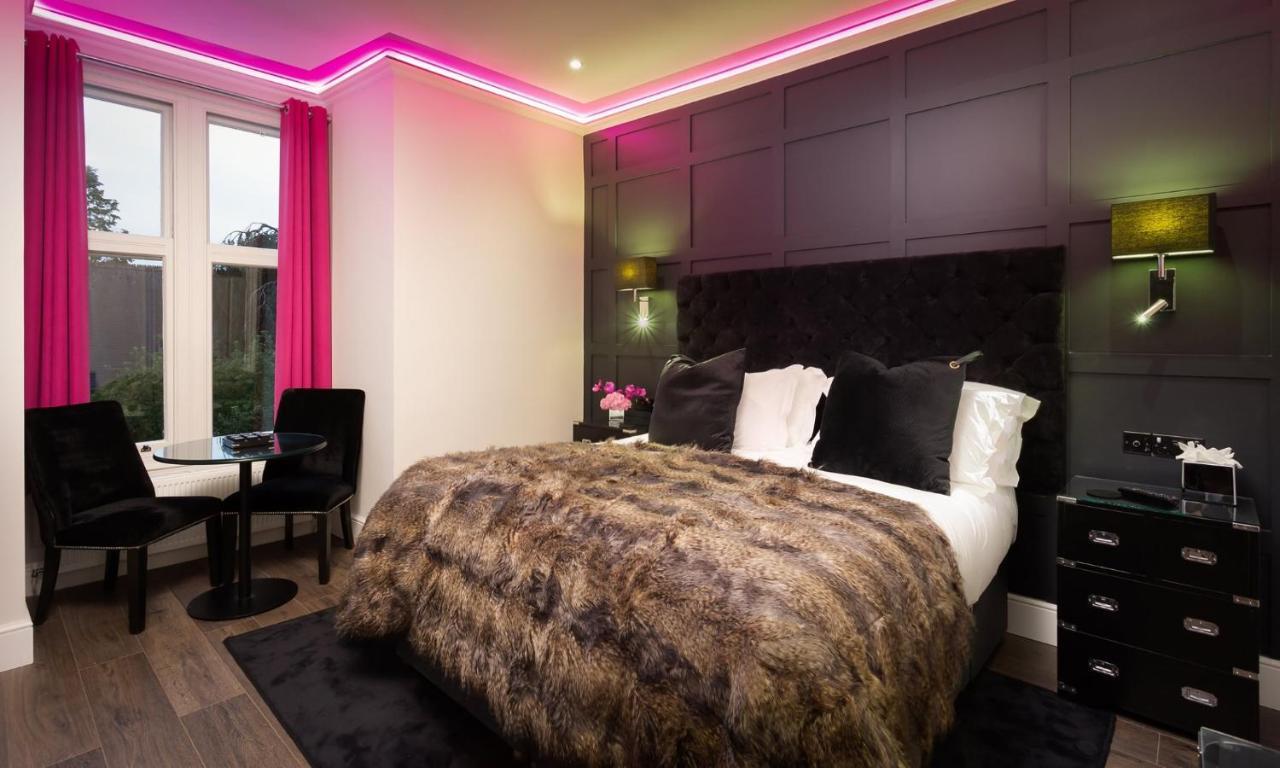 Kotel Віндермір Екстер'єр фото A bedroom at The Ivy Hotel